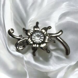 Vintage Silvertone Floral Brooch with Clear Faceted Stone – 1.5 Inches